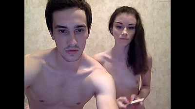 Порнуха пока мама спит сын ебет